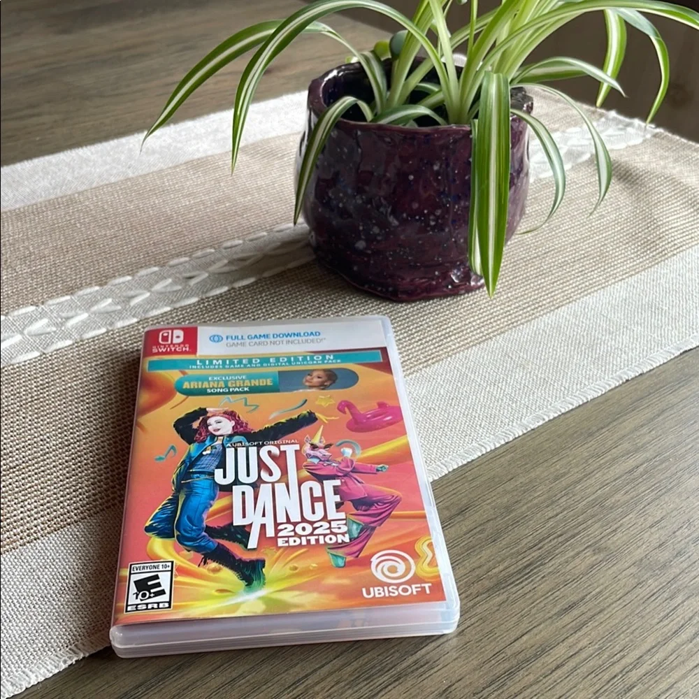 Nintendo Switch Just Dance 2025 Edition - Ariana Grande Exclusive Song Pack - Picture 1 of 3